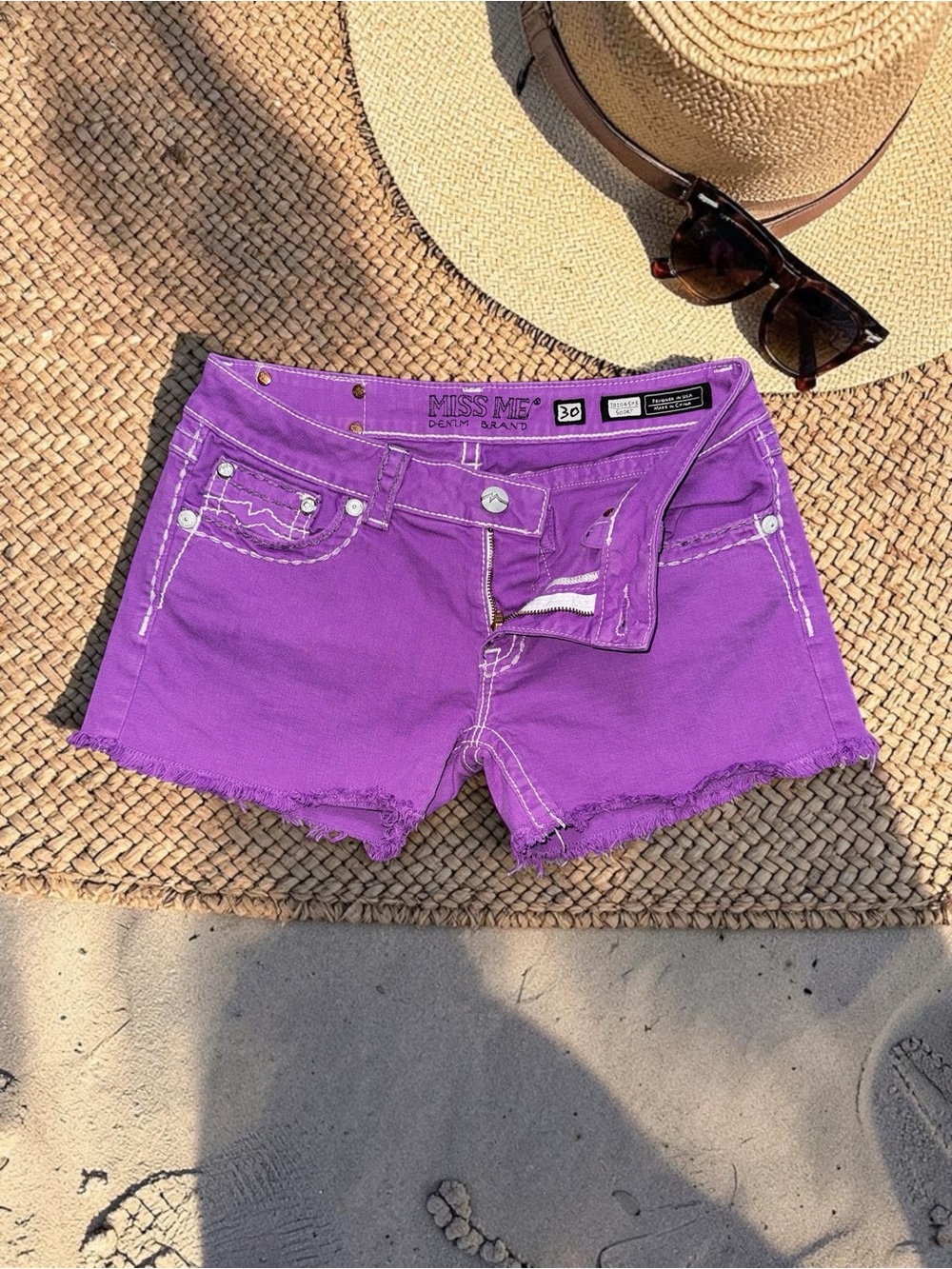 Miss Me Denim Brand  Plum Shorts Women’s Sz 30 Stretch Studded Rhinestone Frayed - Picture 3 of 4